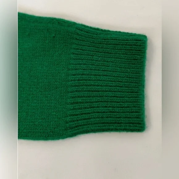 Gucci Green Wool Cashmere Jumper with detachable flower